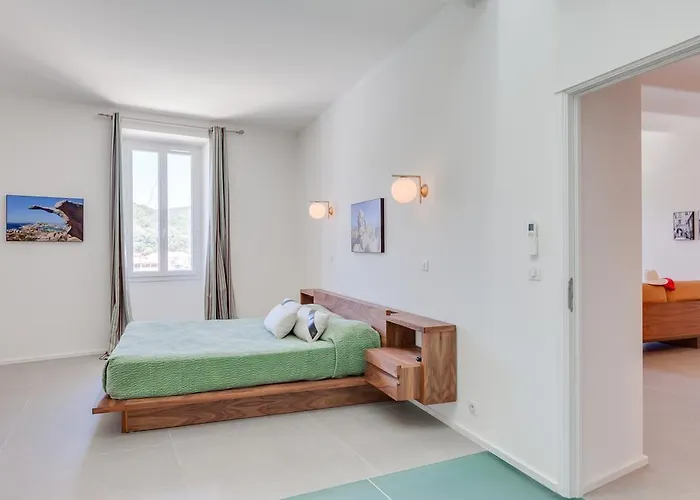 Du Port Aparthotel Bonifacio (Corsica)