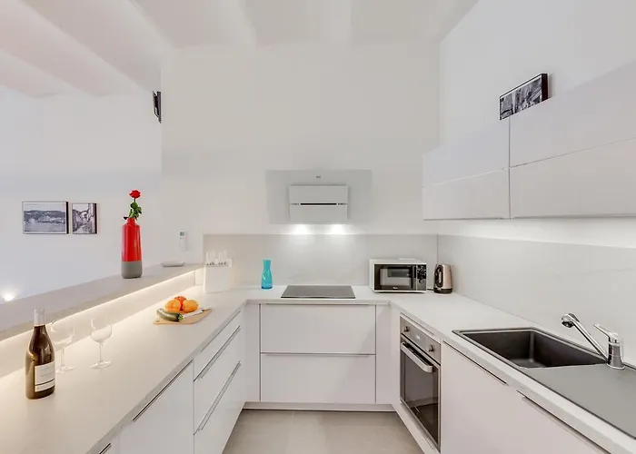 Du Port Aparthotel 3*