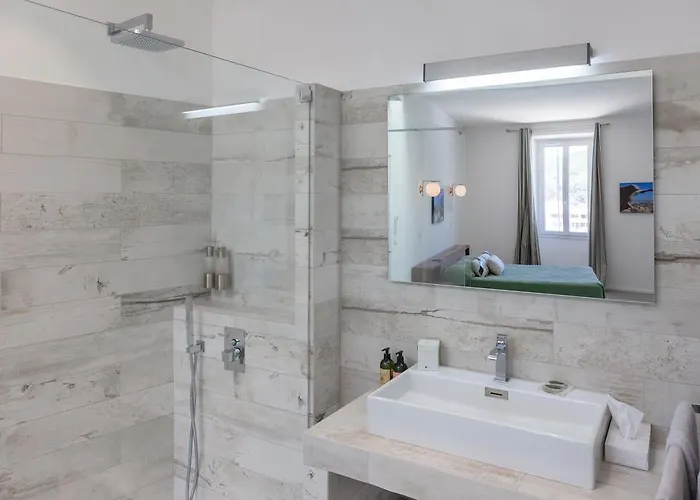 Du Port Aparthotel Bonifacio (Corsica)