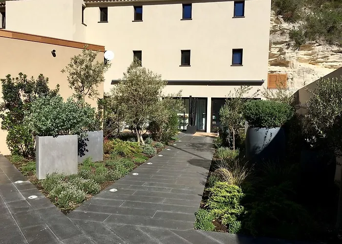 Du Port Aparthotel Bonifacio (Corsica)