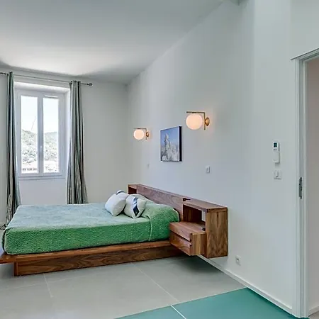 Du Port 3*