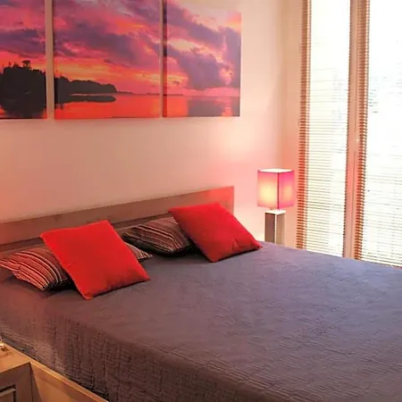 Du Port Aparthotel 3*