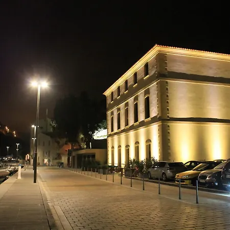 アパートホテル Du Port 3*