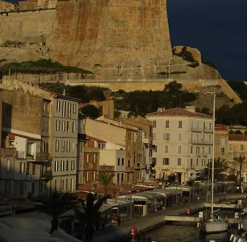 Ξενοδοχείο με διαμερίσματα Du Port 3*